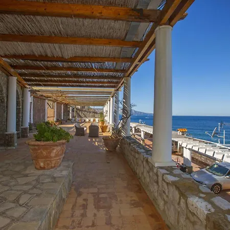 San Montano Apartman *